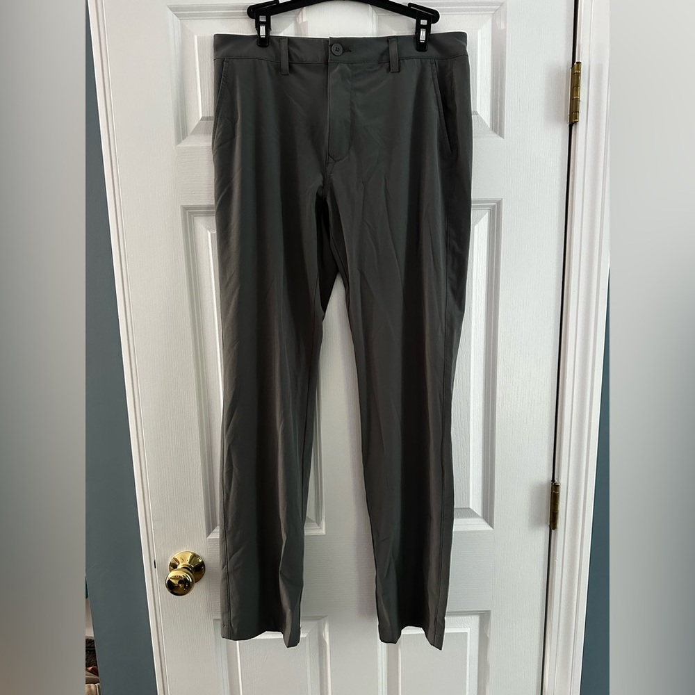 Men’s Vineyard Vines Breaker Pants. 30x32